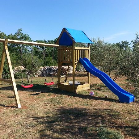 Holiday Home Hrast Debeljak Екстериор снимка