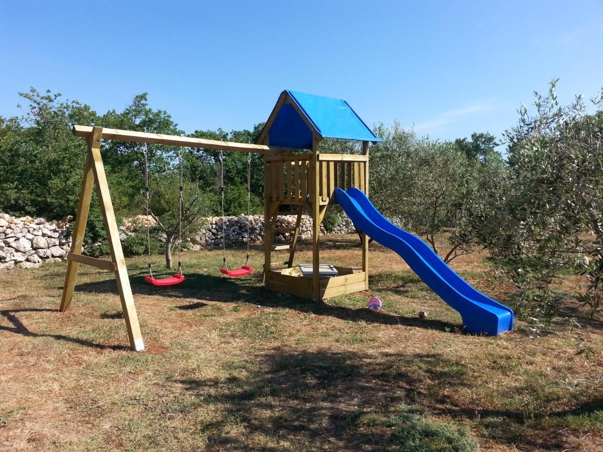 Holiday Home Hrast Debeljak Екстериор снимка